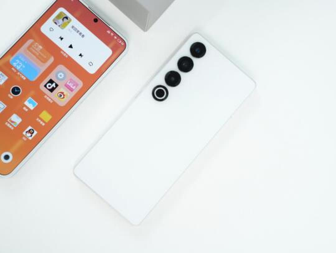 2000元档谁更香?魅族21对比Redmi、iQOO三大热门机型,这些细节决定选择