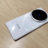 vivo X100 Ultra影像灭霸清仓，2亿长焦+1英寸主摄真香预警