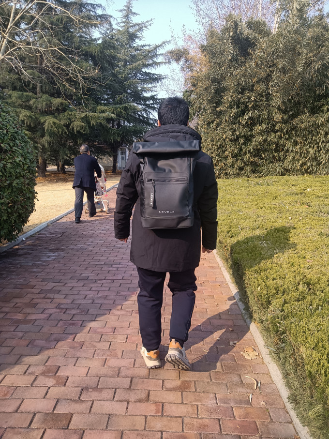 地平线8号男士双肩包