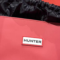 HUNTER女包橡胶水桶包——时尚与实用的完美结合