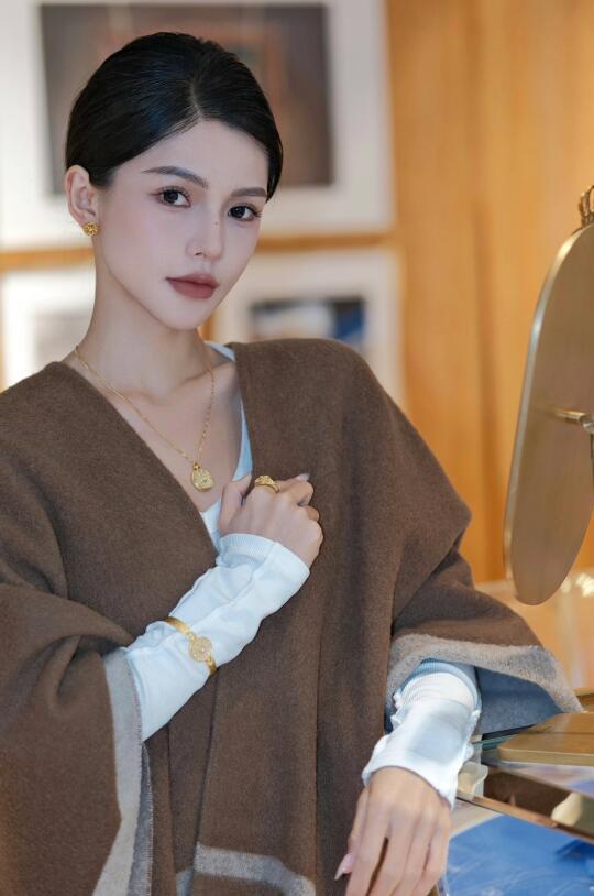 原来佩戴黄金，也能如此有生命力！✨