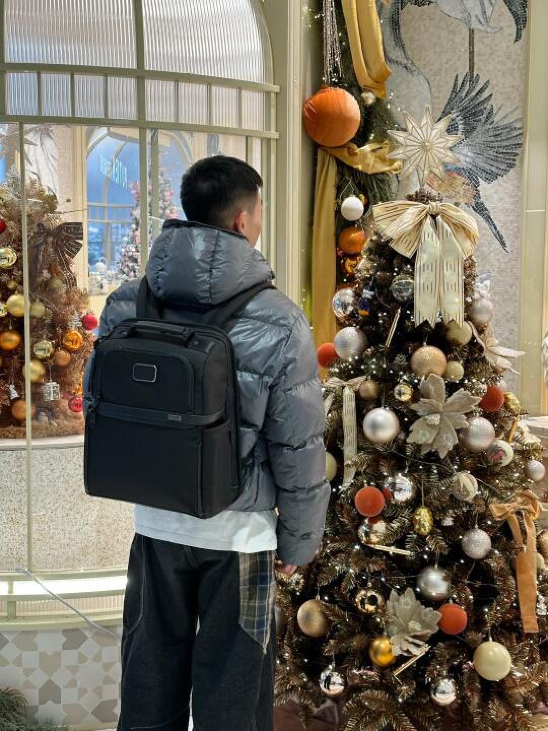 都市行者终极装备:解密TUMI双肩包如何征服差旅与日常