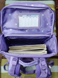Gmt for kids书包  贵是有道理