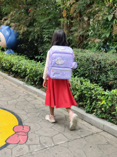 Gmt for kids书包  贵是有道理