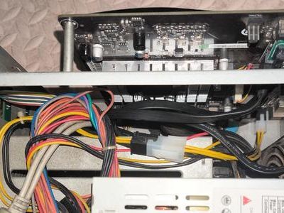 《235元实现蜗牛J1900黑裙到J4125 8G内存4盘位NAS的无损升级》