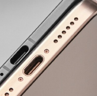 网传丨 跟 iPhone17 Air 竞争，年底安卓阵营旗舰机或提供 eSIM 特供机型