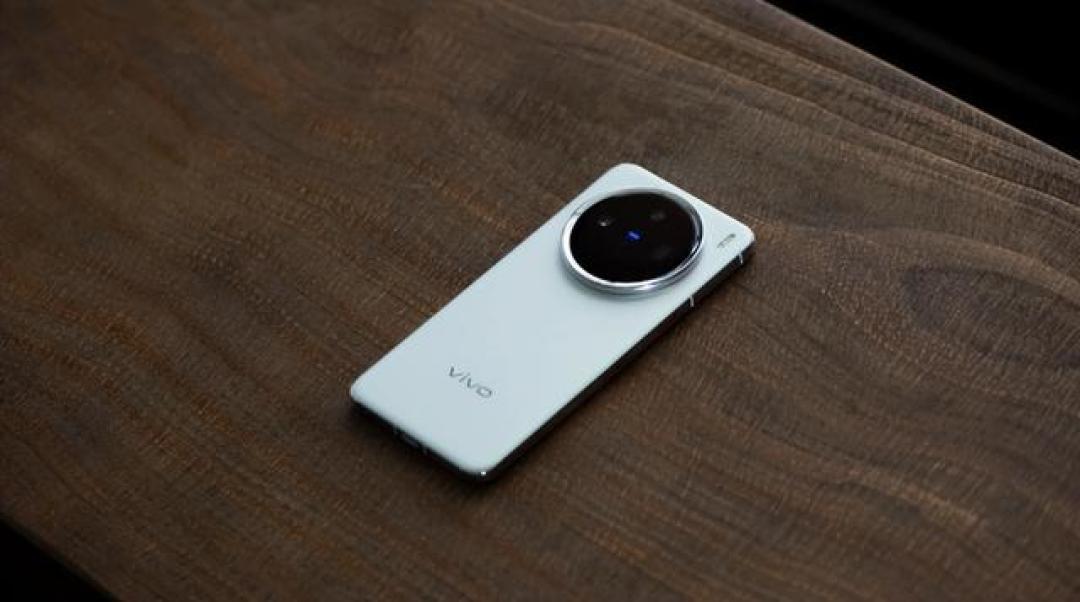 视频革命!Vivo X200 Ultra全焦段大底挑战苹果霸主地位