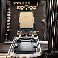 英特尔（Intel）i9-14900K，确保处理器在高运行时也能保持低能耗