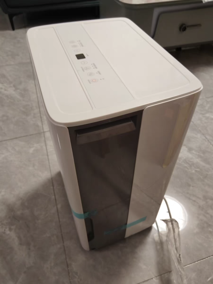 美的除湿器