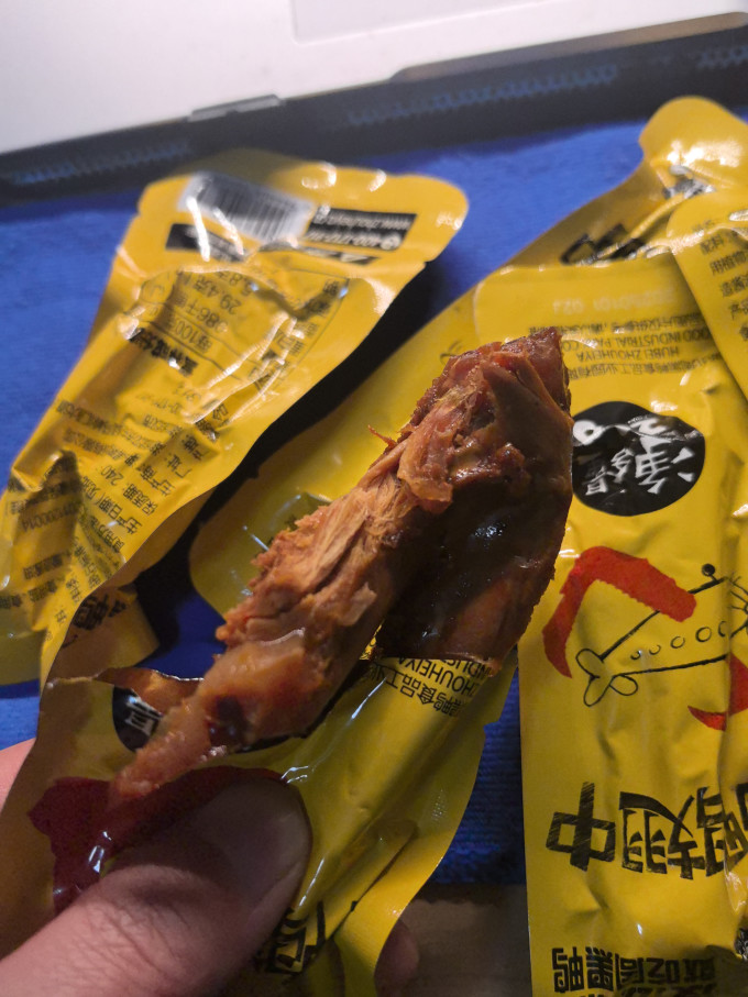 周黑鸭鸡鸭零食