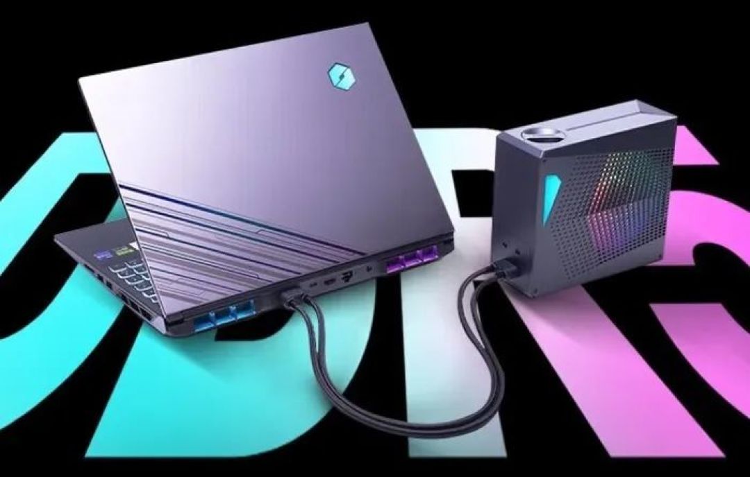 可搭桌面5090、内置全套水冷，重量达10斤 你管这玩意叫笔记本？