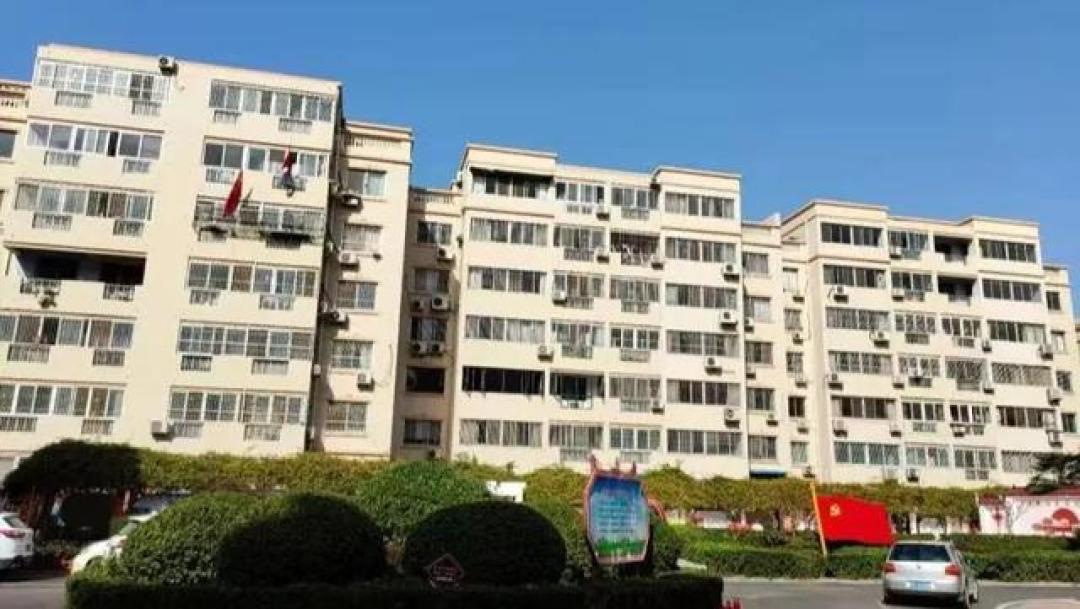住建部:3900万户老小区改造攻坚四大难关,城市更新如何焕新生活?