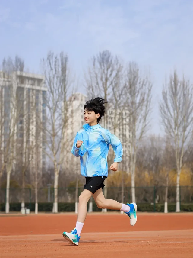 报告🙋‍♀️找到了小孩哥的体育课“神助攻”