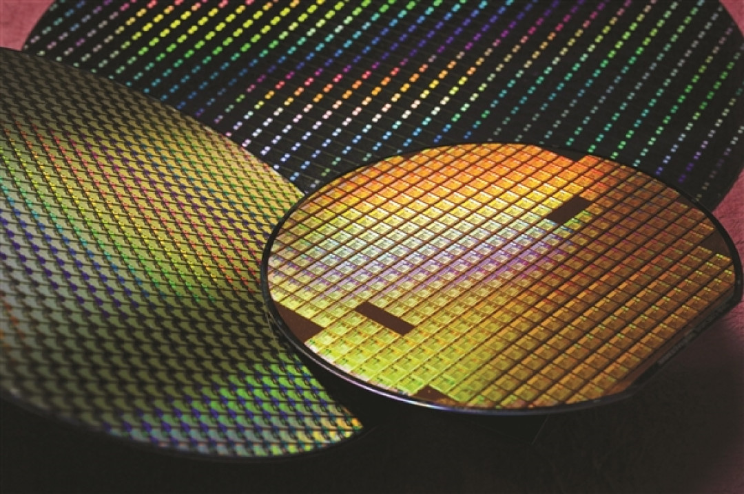 Intel 18A工艺迎重大进展!提前完成首批生产
