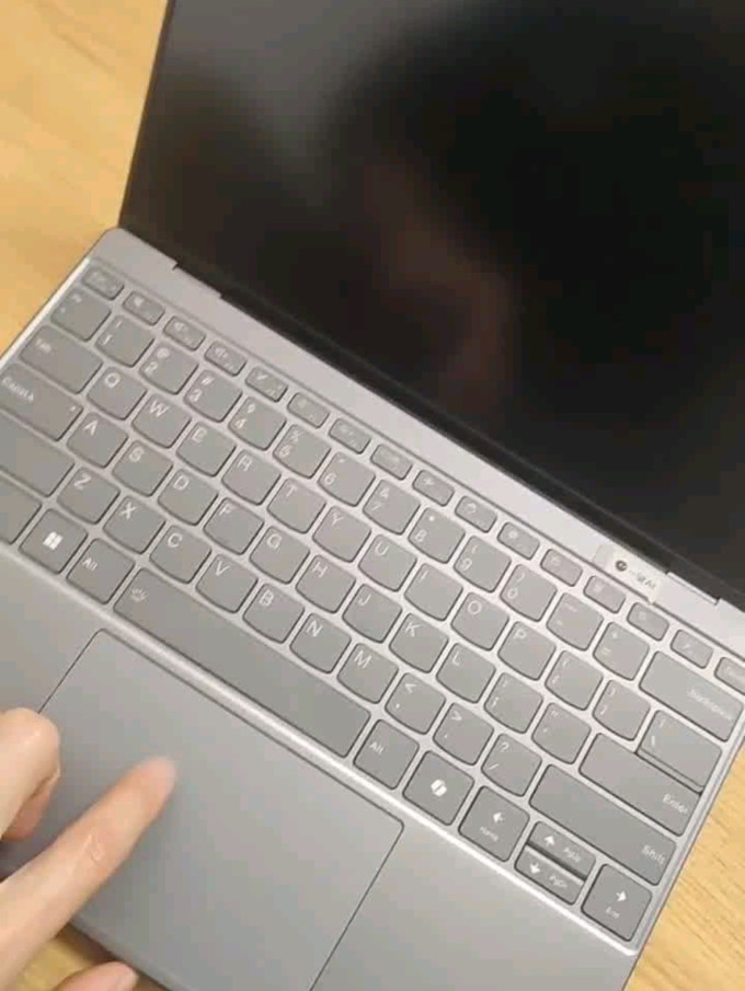 思考本笔记本电脑