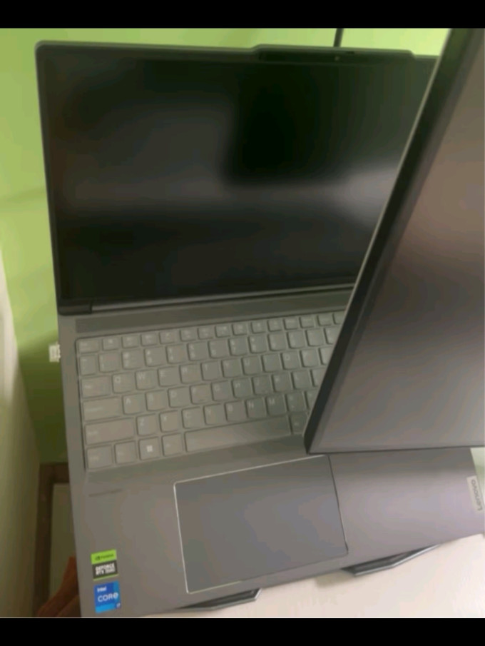 思考本笔记本电脑