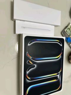 Apple iPad Pro 13英寸 2024新款：M4芯片，深空黑色的科技魅力