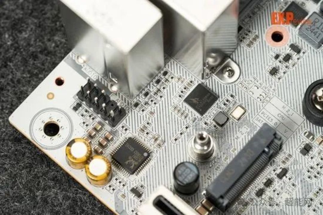 七彩虹 CVN B850I GAMING FROZEN V14评测：实力不俗的B850“小钢炮”