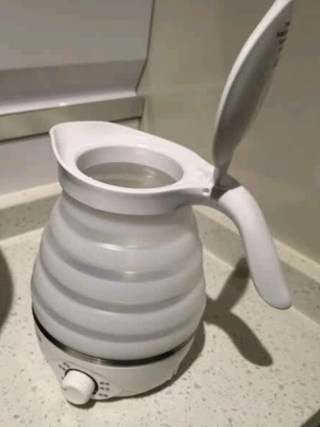 方便日常生活，试试这款美菱折叠电水壶