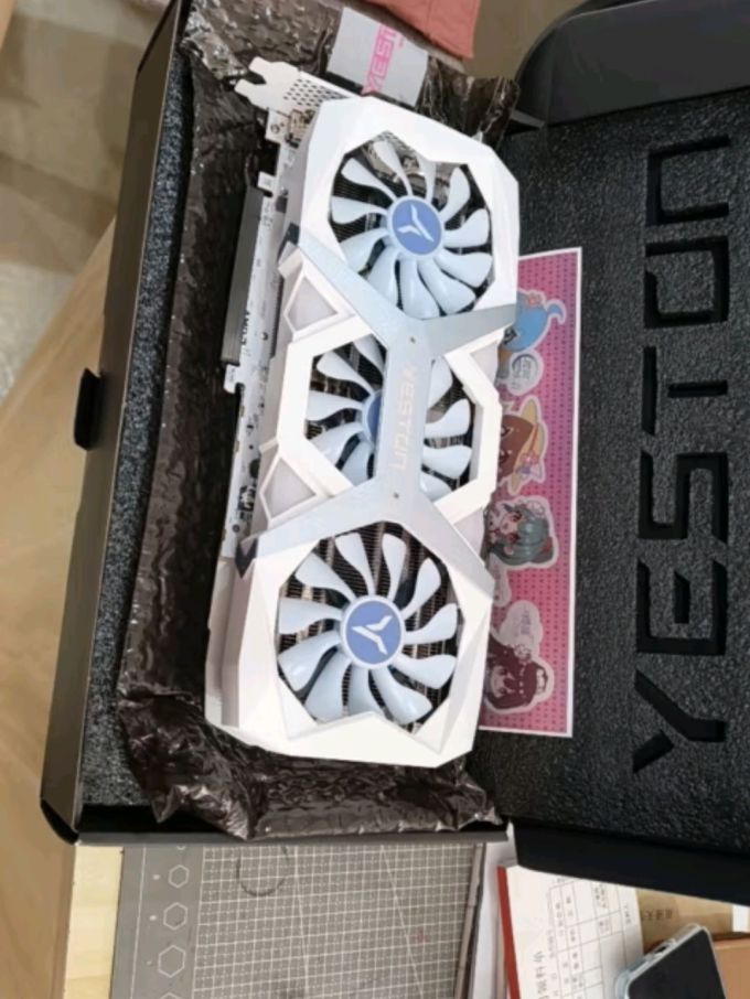 盈通显卡