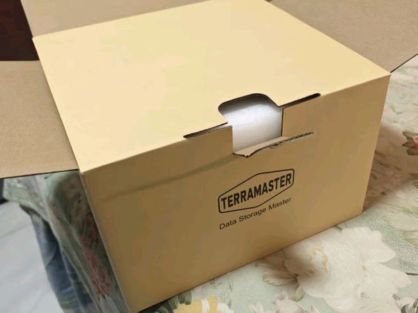 铁威马F4-423(8G):高性能NAS网络存储服务器评测