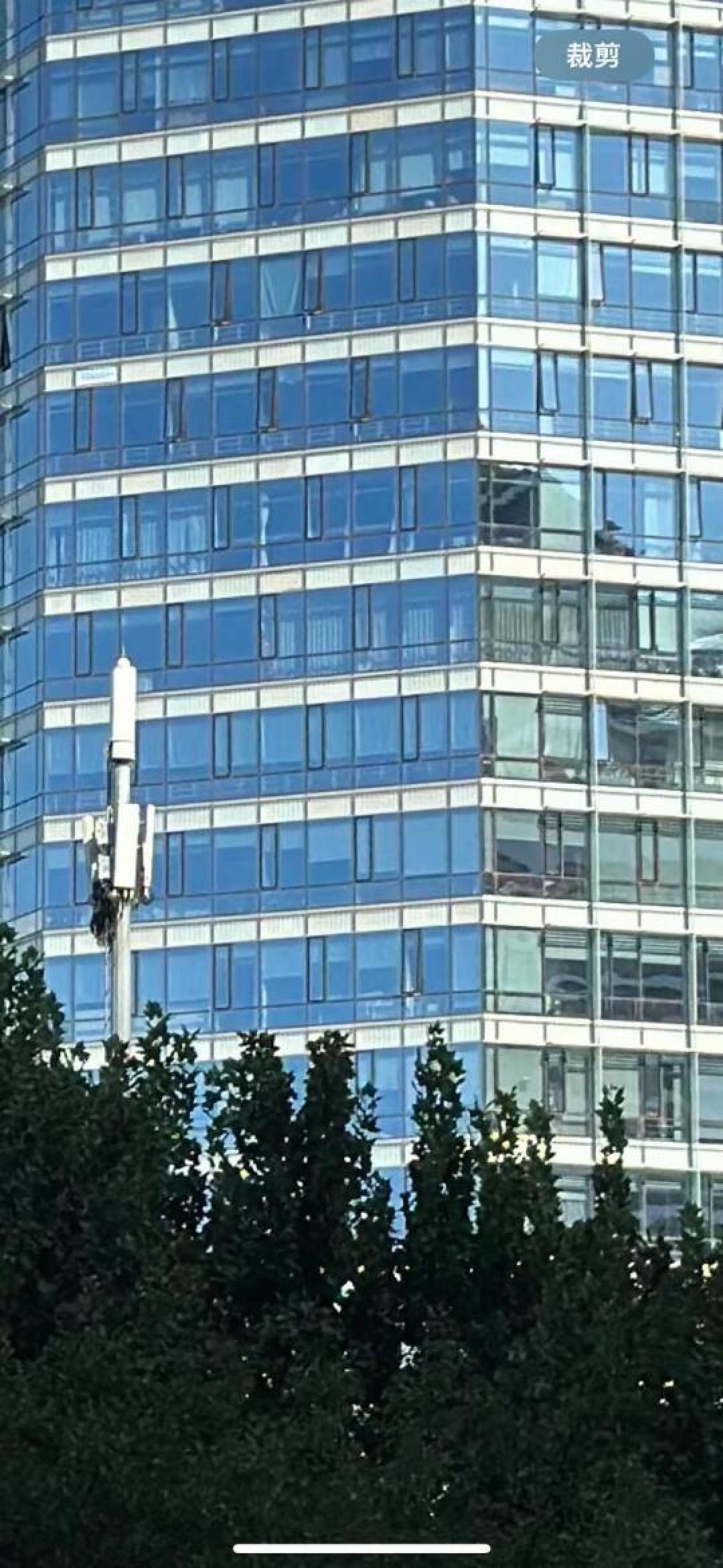 iPhone 15 Pro钛金属对决骁龙888:首发用户实测冰火两重天