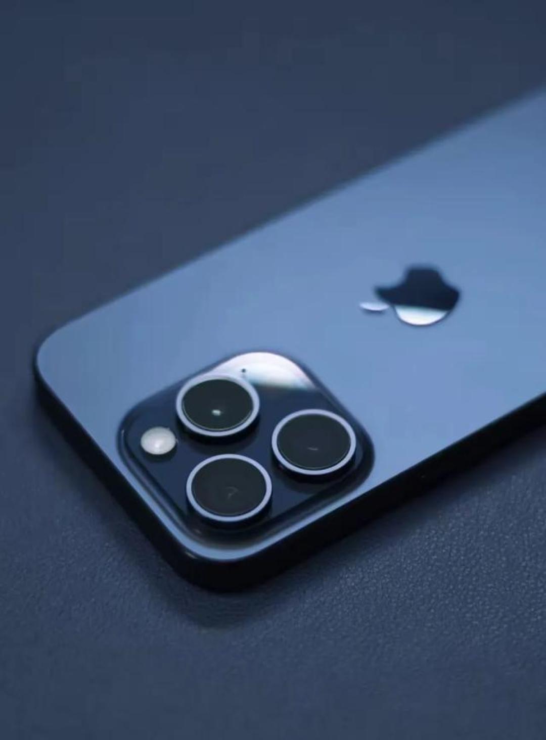 iPhone 15 Pro钛金属对决骁龙888:首发用户实测冰火两重天
