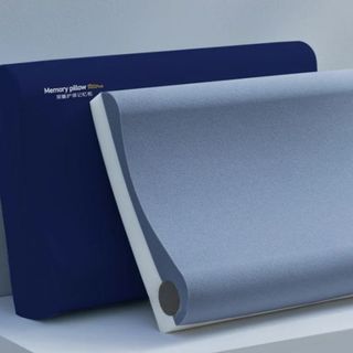 每晚深睡记忆绵护颈枕，深睡慢回弹、自然贴合颈部，专利认证、双款可选