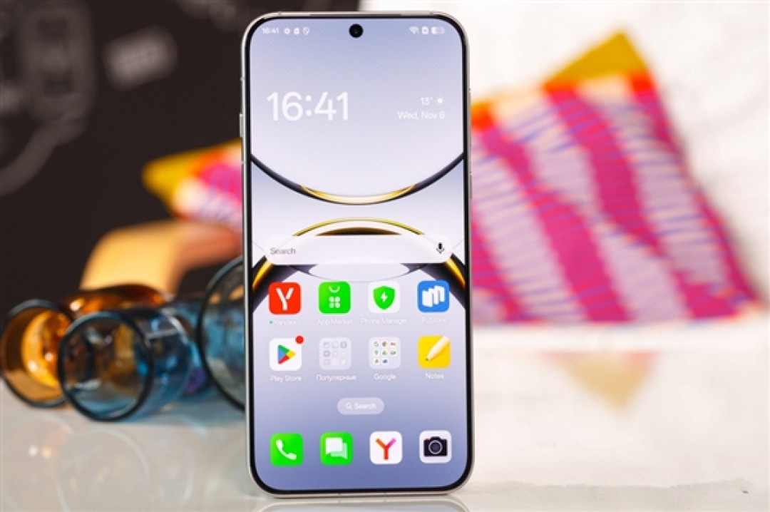 OPPO Find X8S真机首曝:全球最窄四等边 比iPhone 16 Pro Max更窄