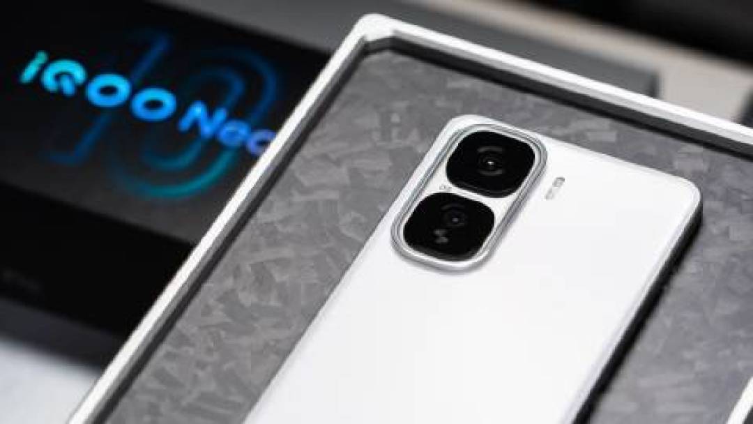 iQOO Neo9高配版选购攻略:骁龙8 Gen2+1TB存储,三大维度教你捡漏真香机