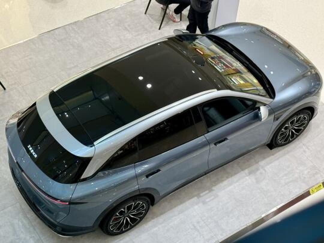 极氪7X大五座SUV:3.8秒破百+780km续航,家庭自驾全能新标杆