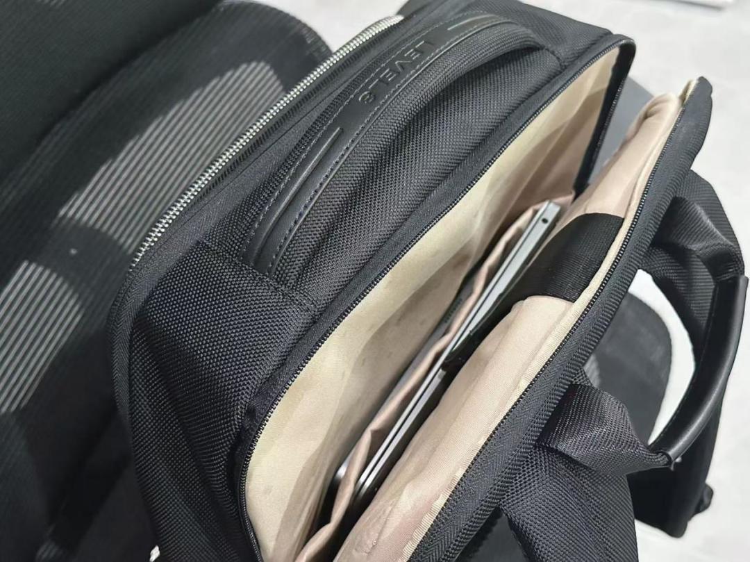 都市人必看:双肩包选购指南,从材质黑科技到人体工学全拆解