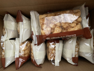三只松鼠也做沙琪玛，500g包装，品了一下