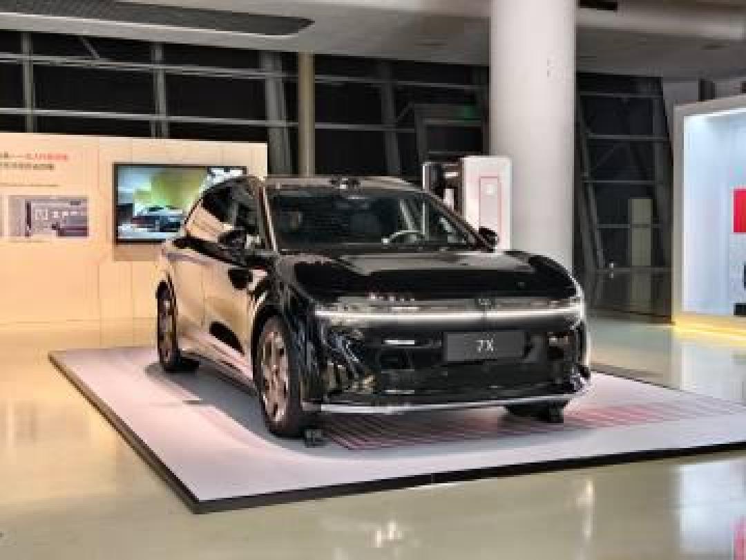极氪7X大五座SUV:3.8秒破百+780km续航,家庭自驾全能新标杆