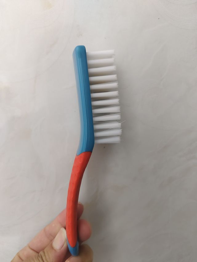 家用洗鞋神器，塑料长柄刷推荐～