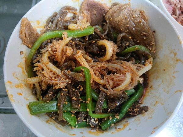 三片牛肉的冷吃四拼，29.9元值不值？