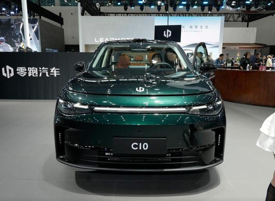 零跑C10：15万级SUV黑马如何用“油车价”实现千公里续航？