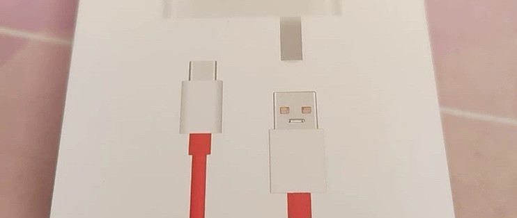 一加SUPERVOOC 100W超级闪充充电器：高效充电，便携实用