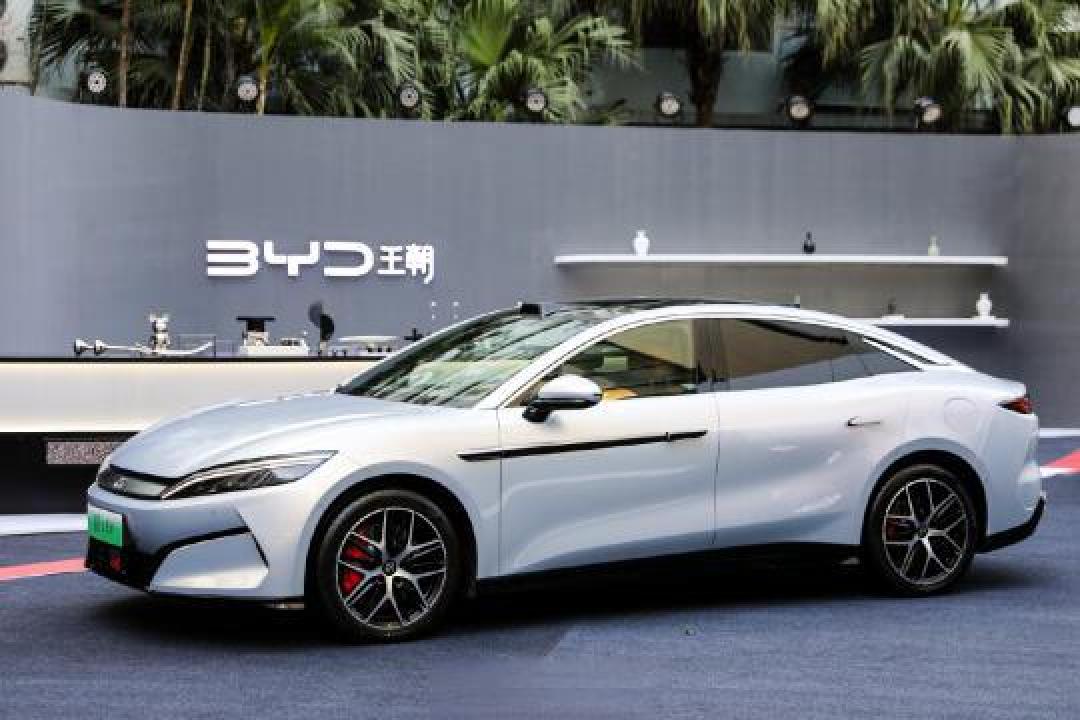 比亚迪1000kW闪充对决蔚来换电:5分钟补能谁主未来?