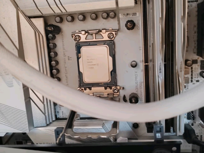 CPU