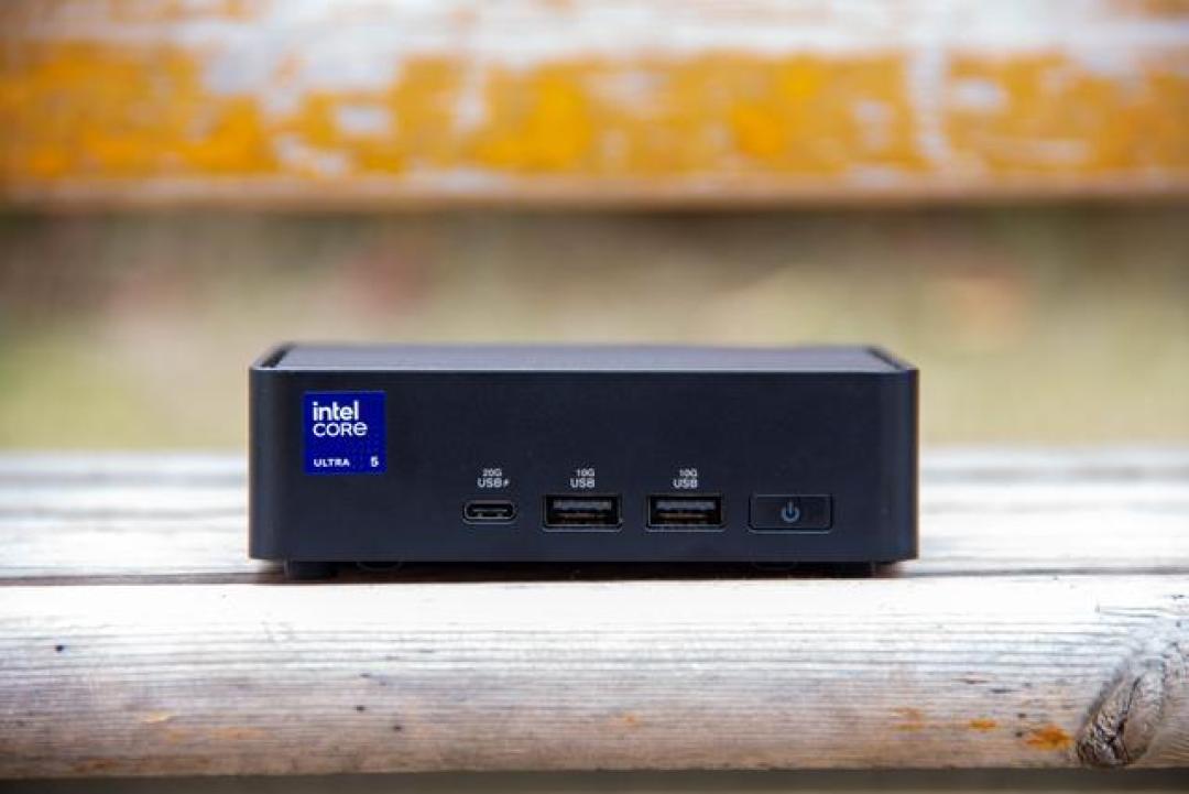 华硕NUC15 Pro迷你主机评测：Ultra9性能碾压i9，核显战平1650，商用级散热有多强？