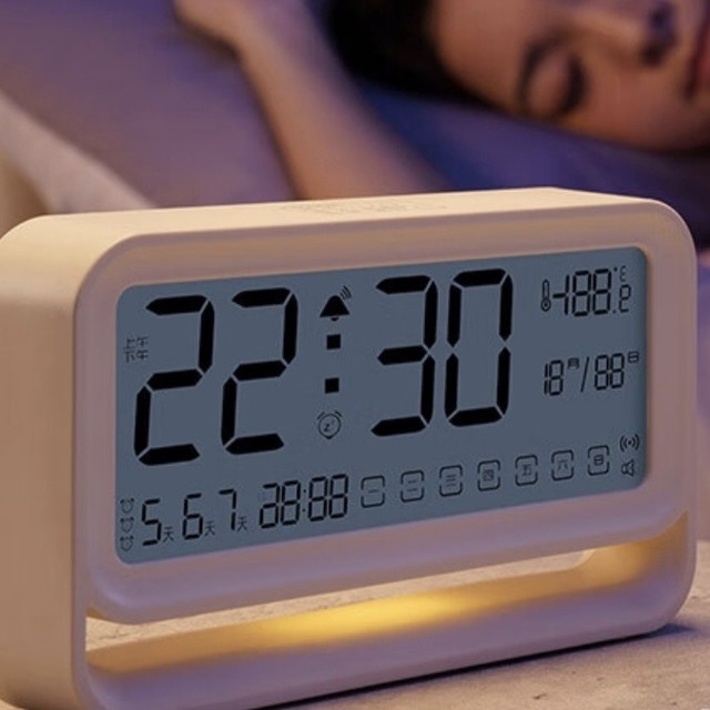 深夜进食的真相：为什么你总在夜里吃胖？