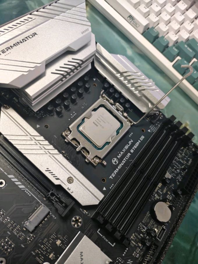 CPU