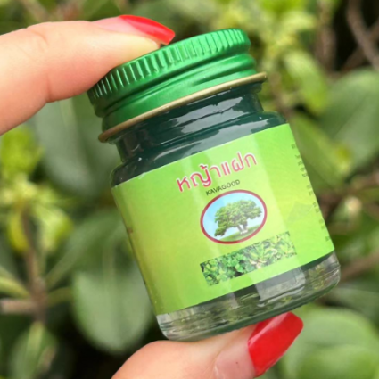 蚊虫叮咬先别挠，止痒消肿有妙招，用泰国卡瓦库德青草膏快速止痒