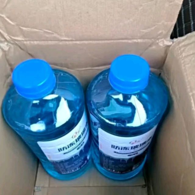 清洁“小能手”：京造0度玻璃水