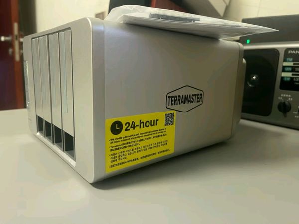 铁威马F4-423(8G):高性能4盘位NAS网络存储服务器评测