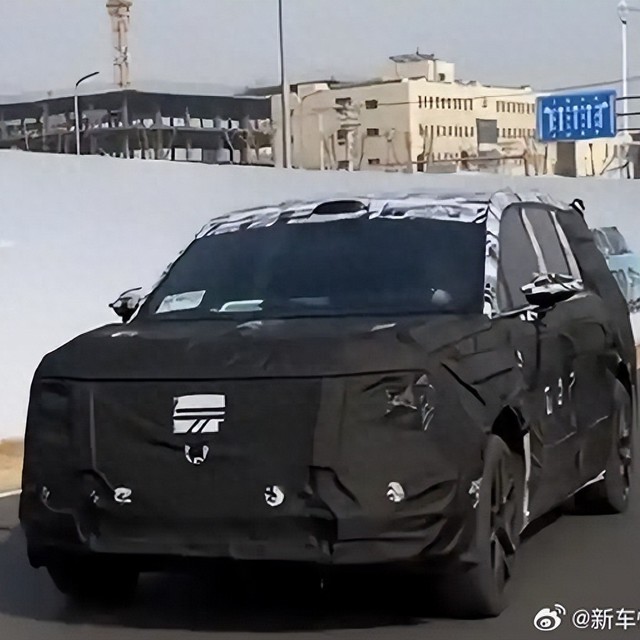 小米新车！首款增程SUV谍照曝光，小米增程车杀入15万级市场？