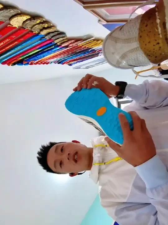 路跑鞋更换越野鞋Vibram大底，完美契合，静候实战测评，感谢Vibram的福利#vibram鞋底更换 #独门绝技 #vibram橡胶大底 #UTMB #vibram非凡之队