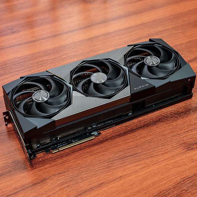 战力超群的六边形战士，微星RTX 5080 SUPRIM 超龙SOC深度体验