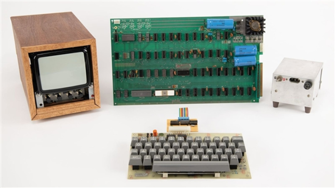 乔布斯打造的苹果首款电脑Apple-1拍卖：271万元成交 编号91